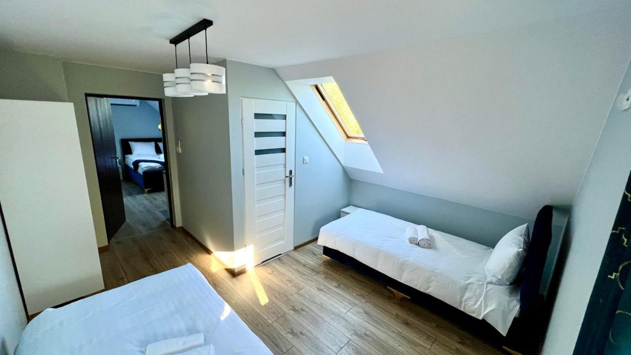 Aparthotel W Dolinie Stawow Zator By Housine Las Exterior foto