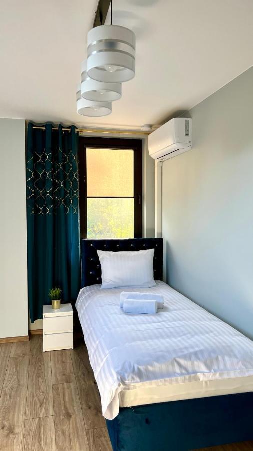 Aparthotel W Dolinie Stawow Zator By Housine Las Exterior foto